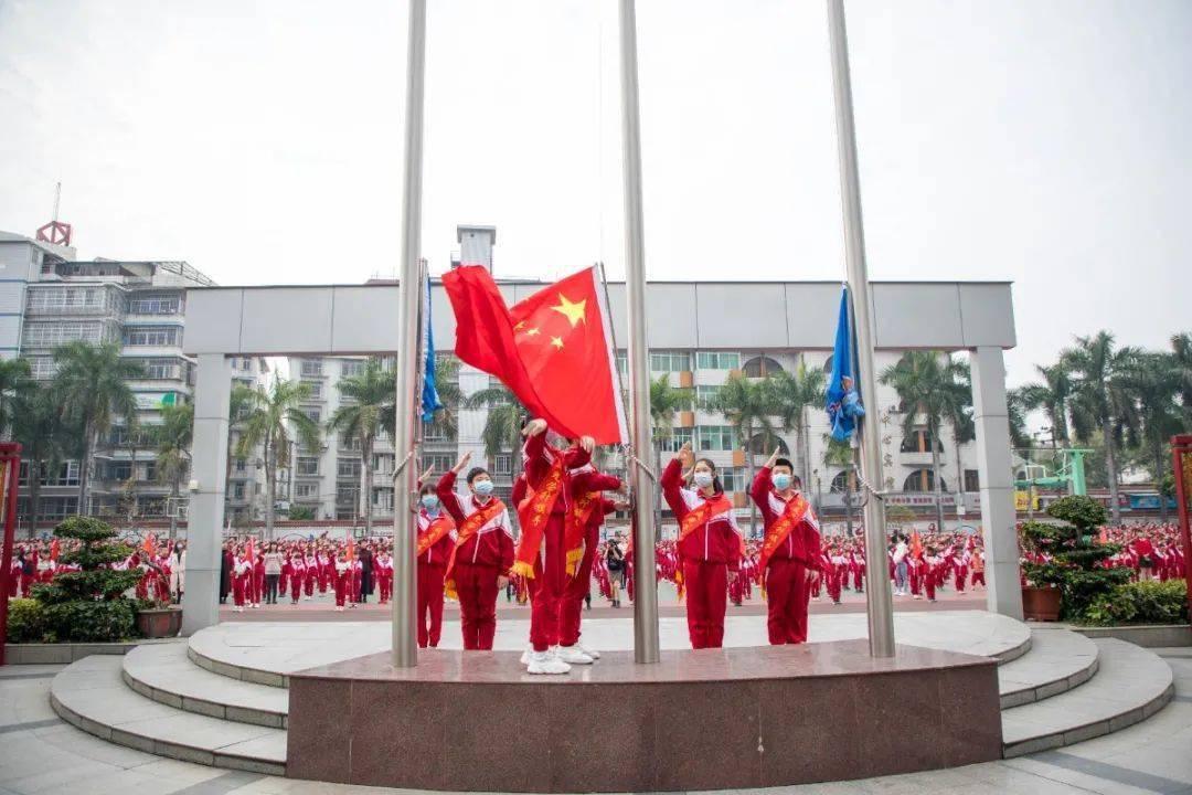 什么样的笑容最容易让人觉得心疼?-专业问答社区